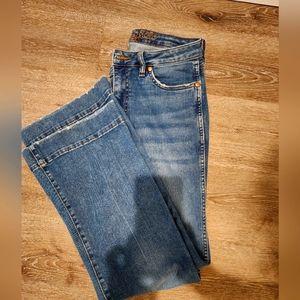 Wrangler size 30x32 Blue Jean